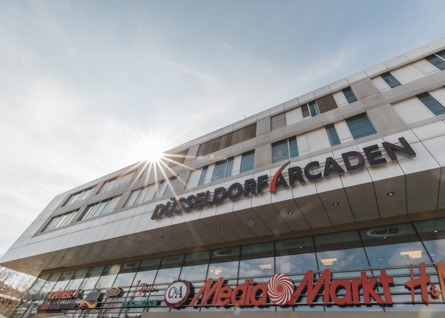Arcaden‑Vorplatz