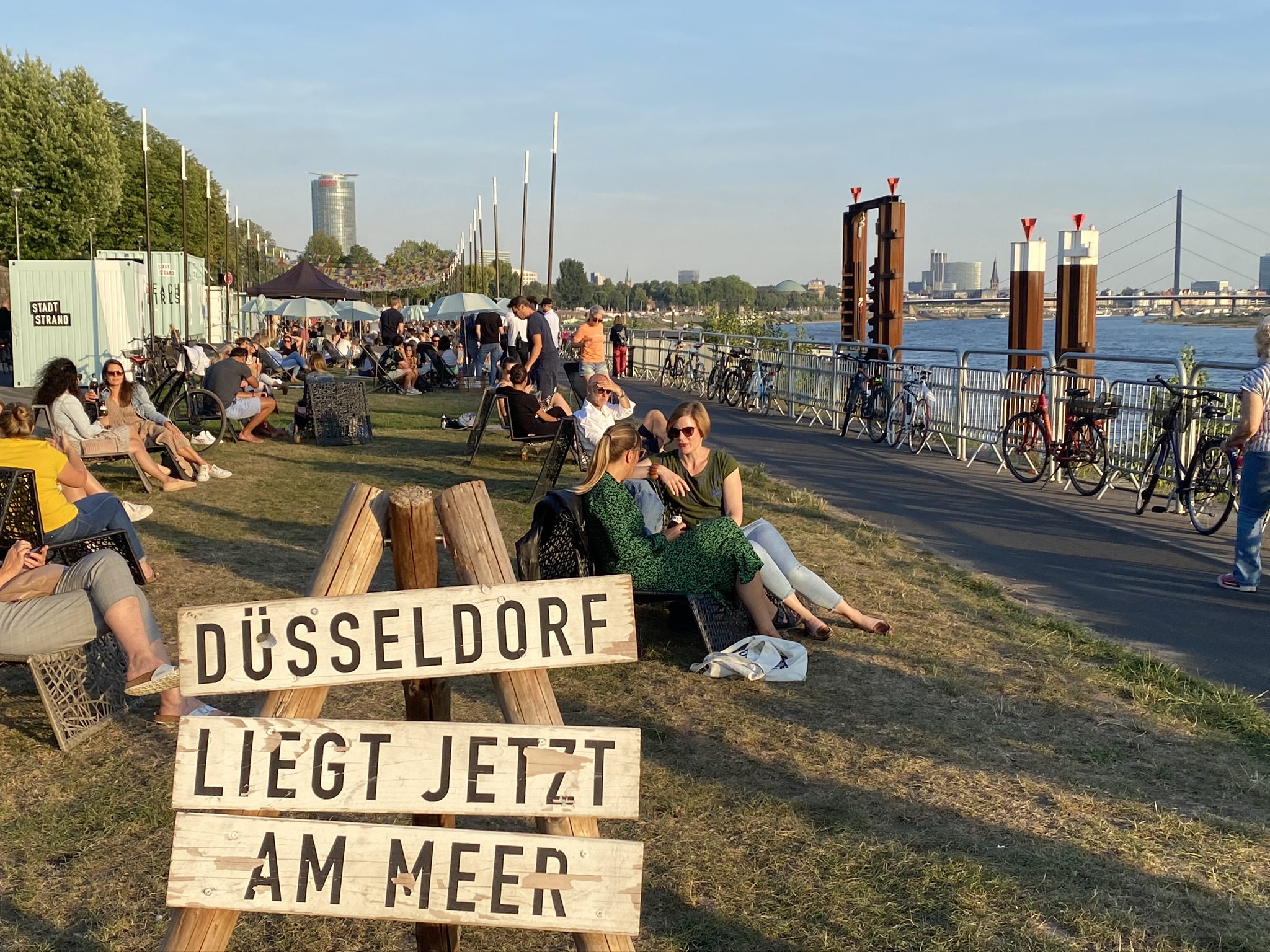 Freizeit am Rhein in Düsseldorf